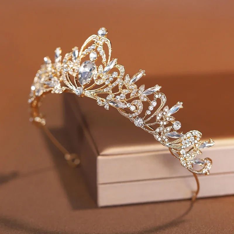 Crystal Bridal Tiara Crown for Women, Zinc Alloy Floral Wedding Headpiece for Prom and Birthday