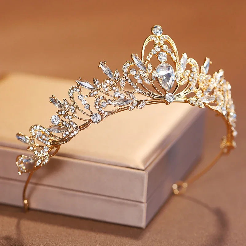 Crystal Bridal Tiara Crown for Women, Zinc Alloy Floral Wedding Headpiece for Prom and Birthday
