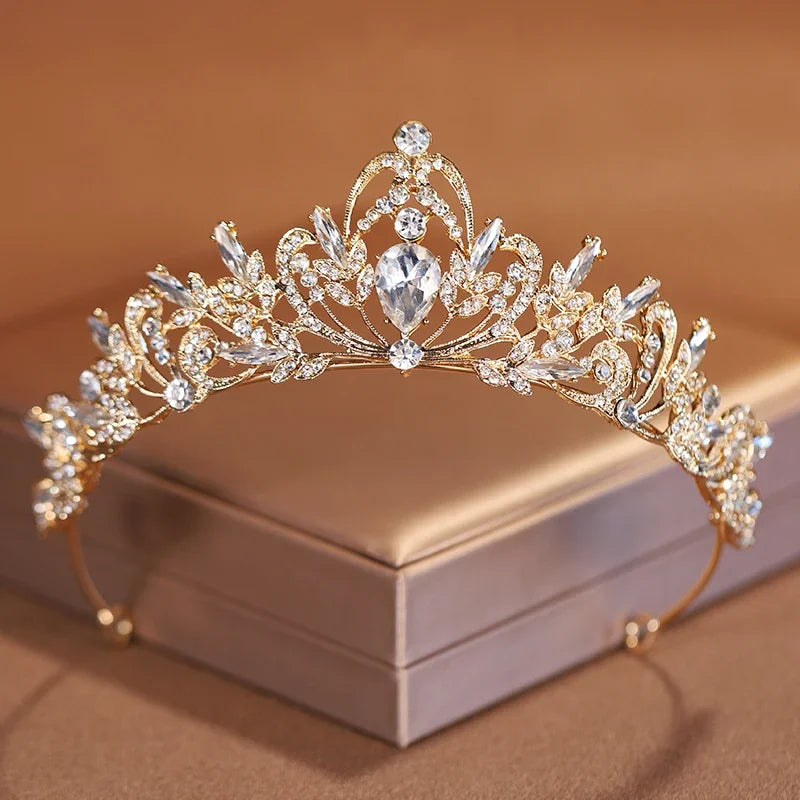 Crystal Bridal Tiara Crown for Women, Zinc Alloy Floral Wedding Headpiece for Prom and Birthday