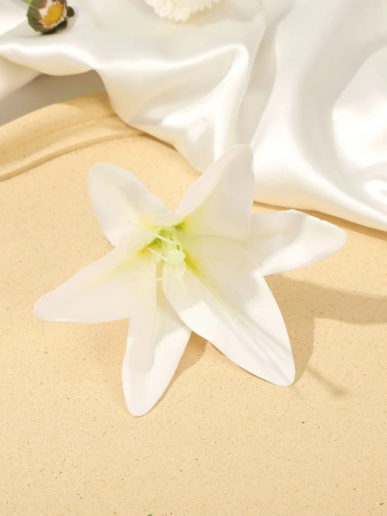 Flower Hair Clips for Women, Fabric Floral Barrettes for Weddings, Beach and Everyday Hairstyles